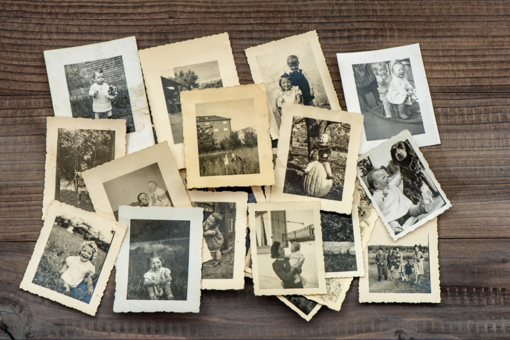O que sentimos ao rever fotos antigas: reflexões sobre o tempo, nostalgia e o que fomos O que sentimos ao rever fotos antigas: reflexões sobre o tempo, nostalgia e o que fomos